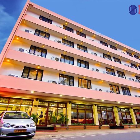 Hotel Excellency Kochi Extérieur photo