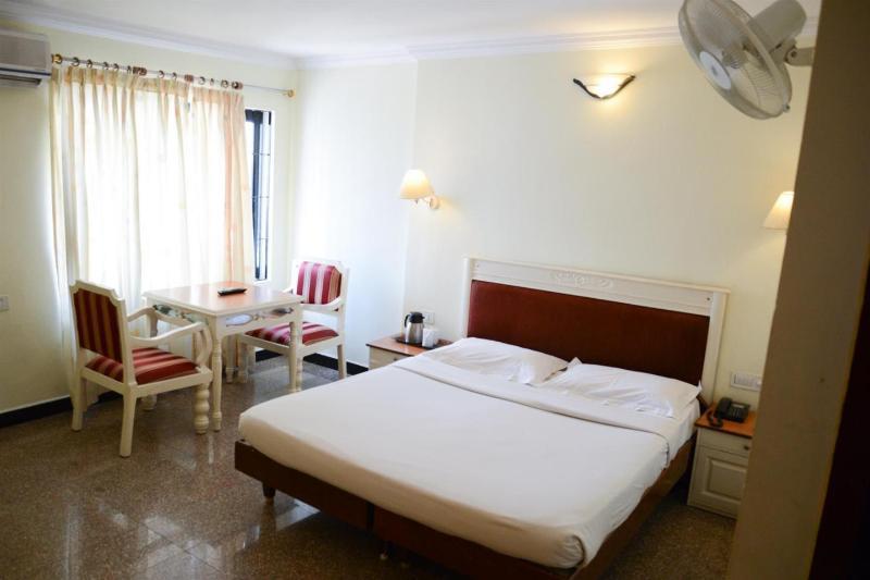 Hotel Excellency Kochi Extérieur photo