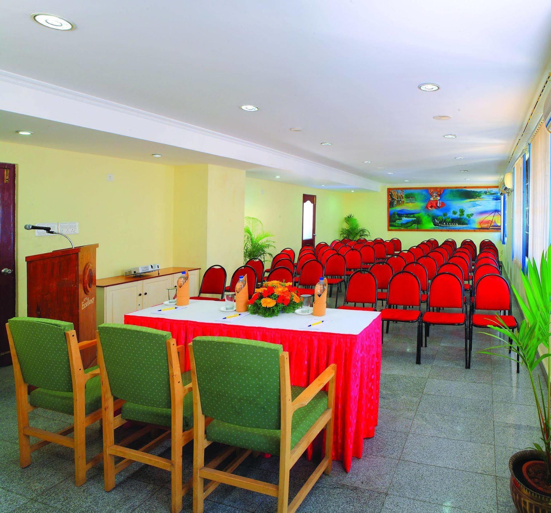 Hotel Excellency Kochi Extérieur photo