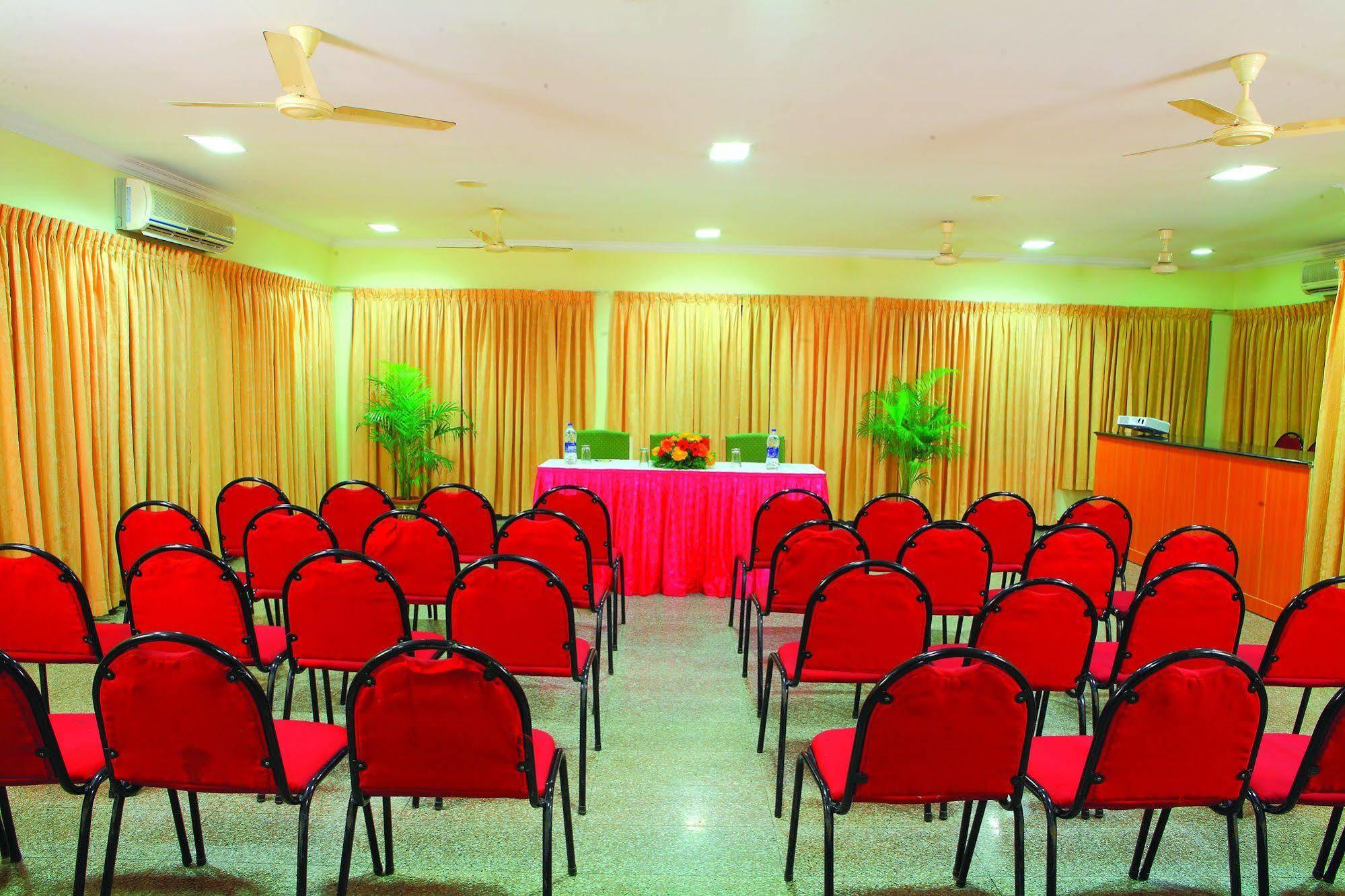 Hotel Excellency Kochi Extérieur photo