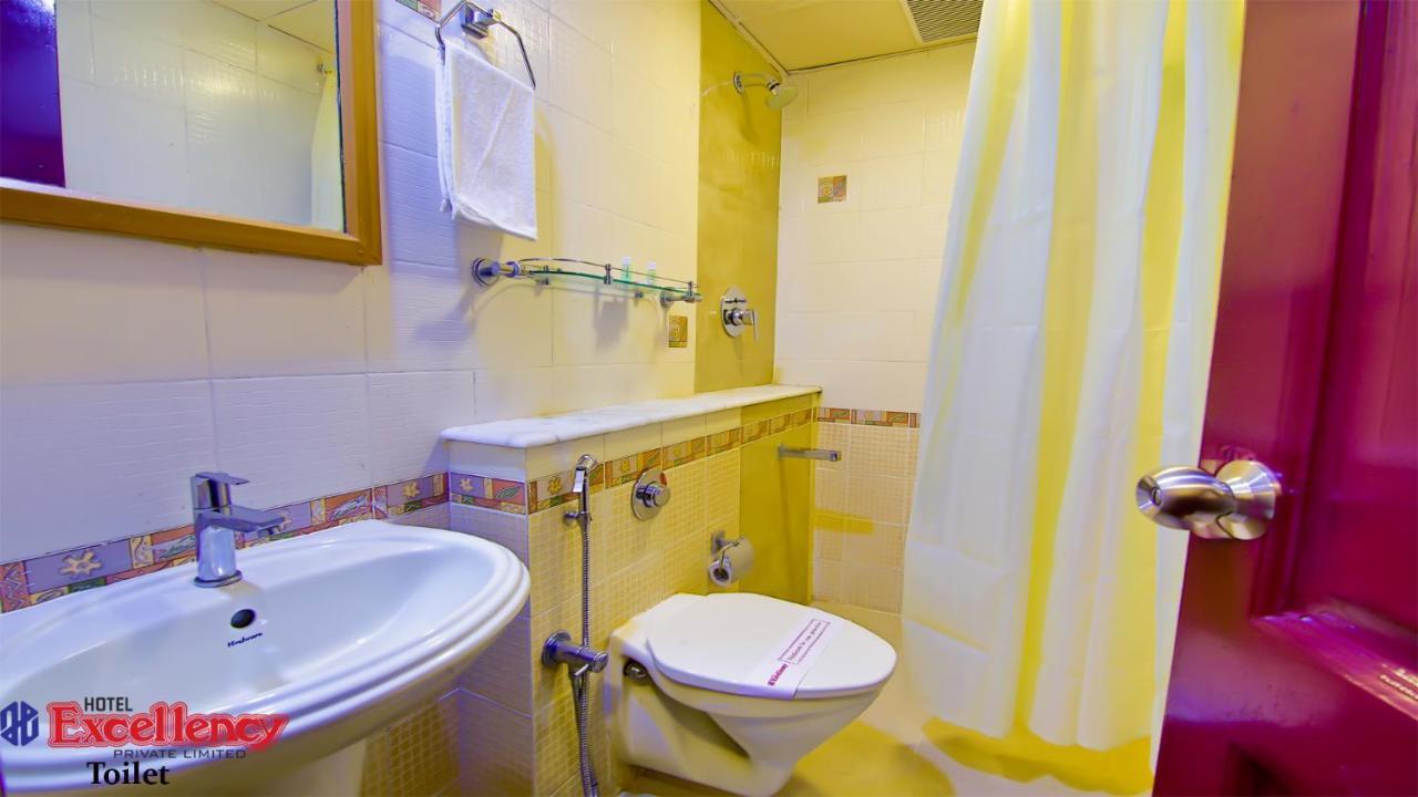 Hotel Excellency Kochi Extérieur photo