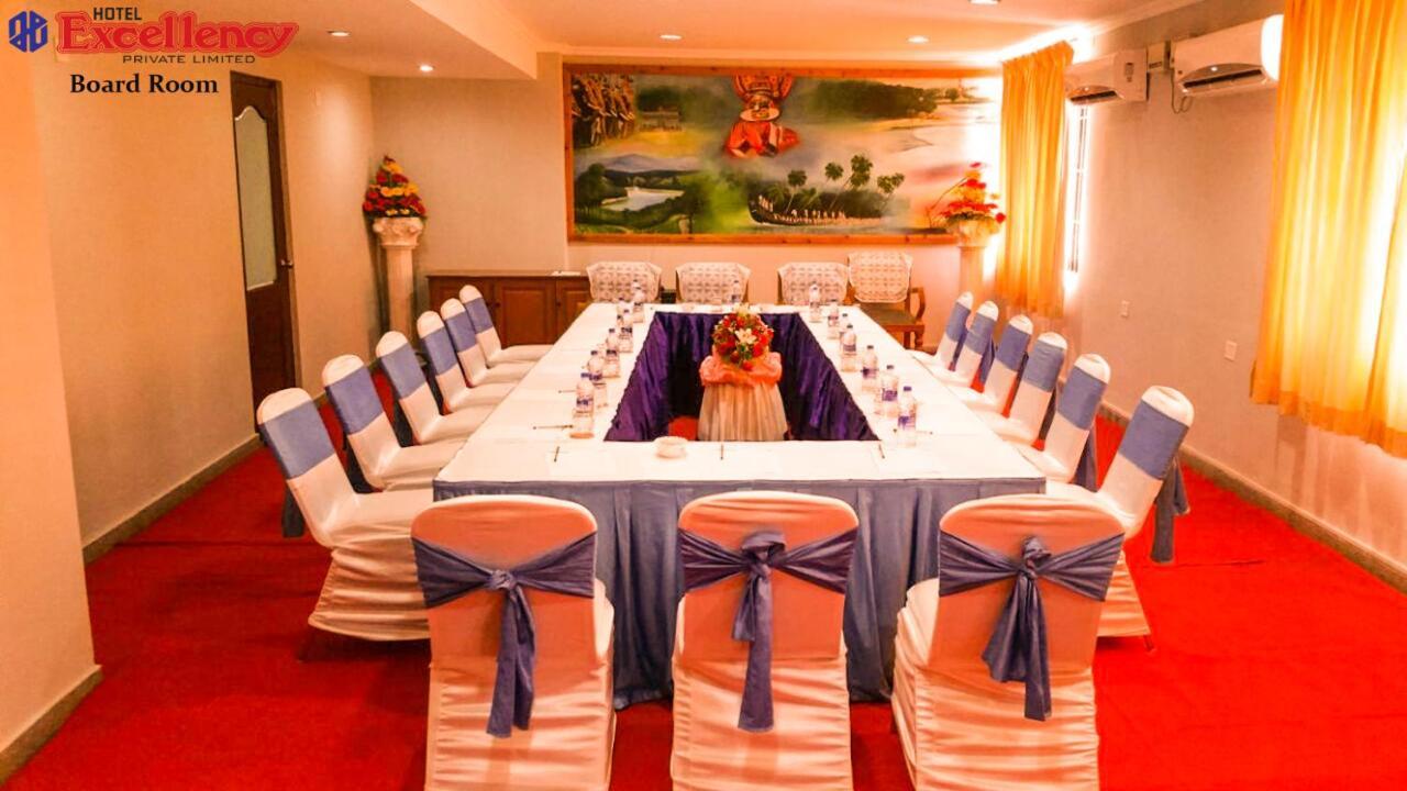 Hotel Excellency Kochi Extérieur photo
