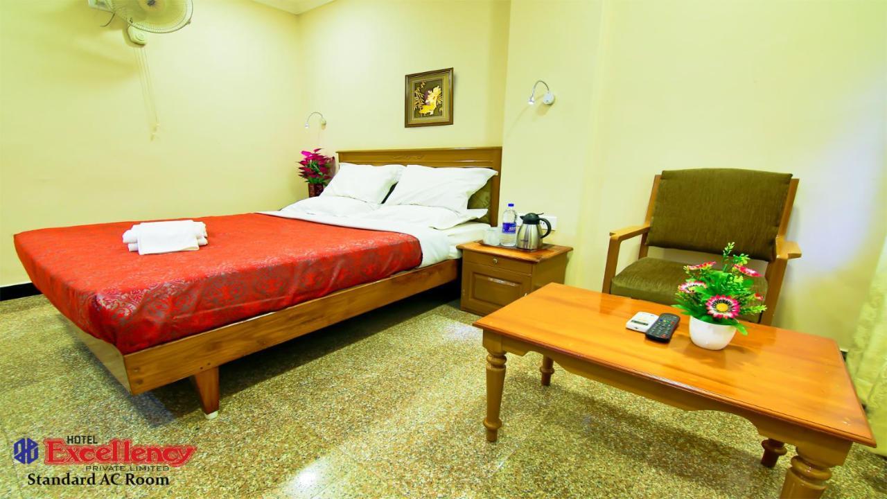 Hotel Excellency Kochi Extérieur photo