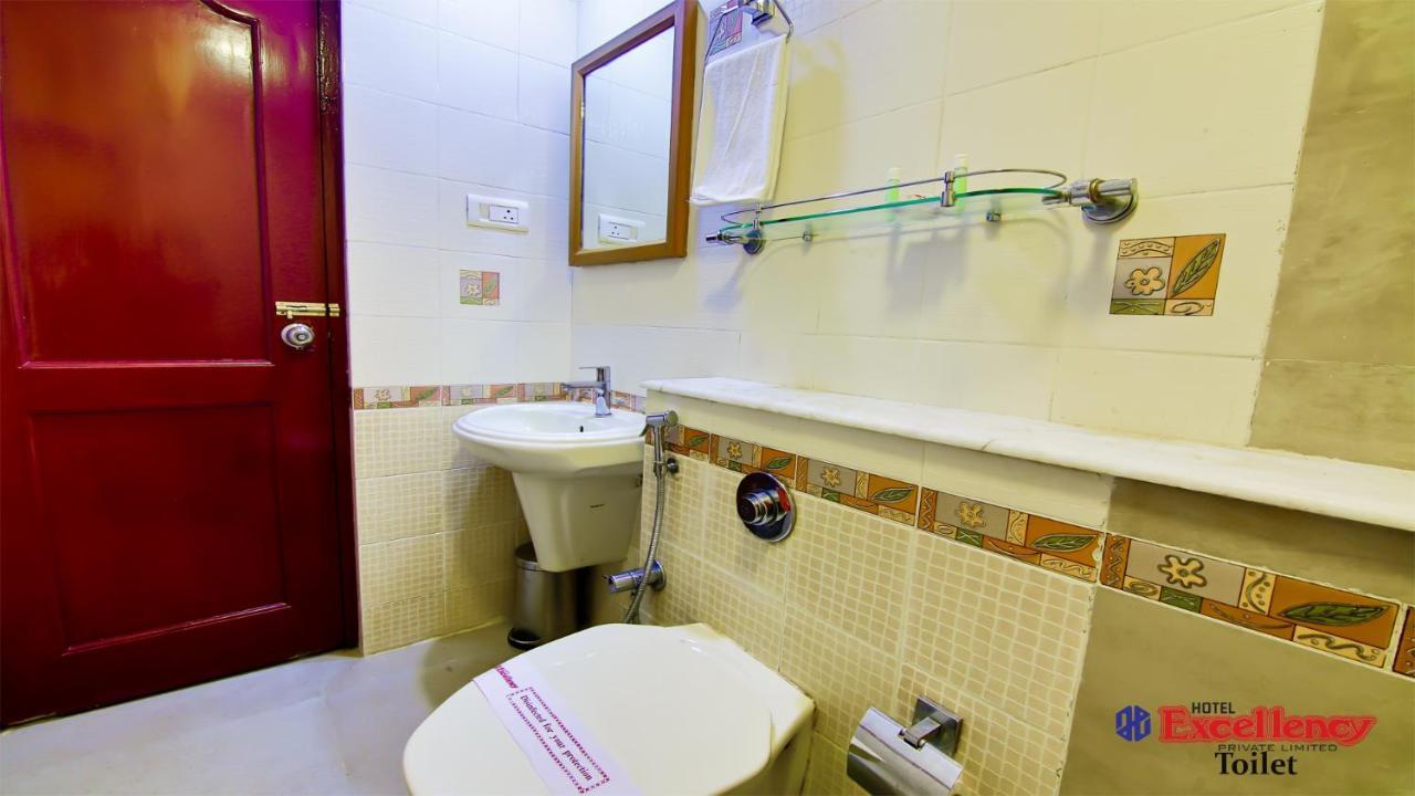 Hotel Excellency Kochi Extérieur photo