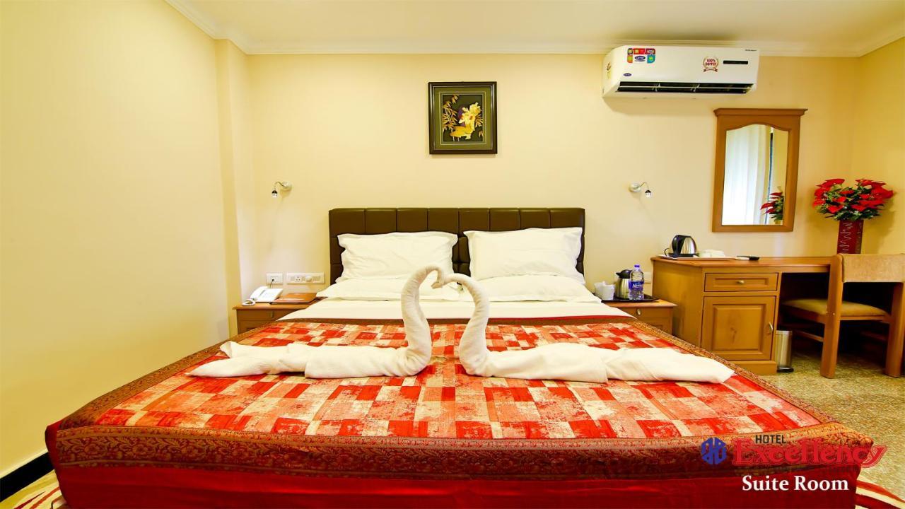 Hotel Excellency Kochi Extérieur photo